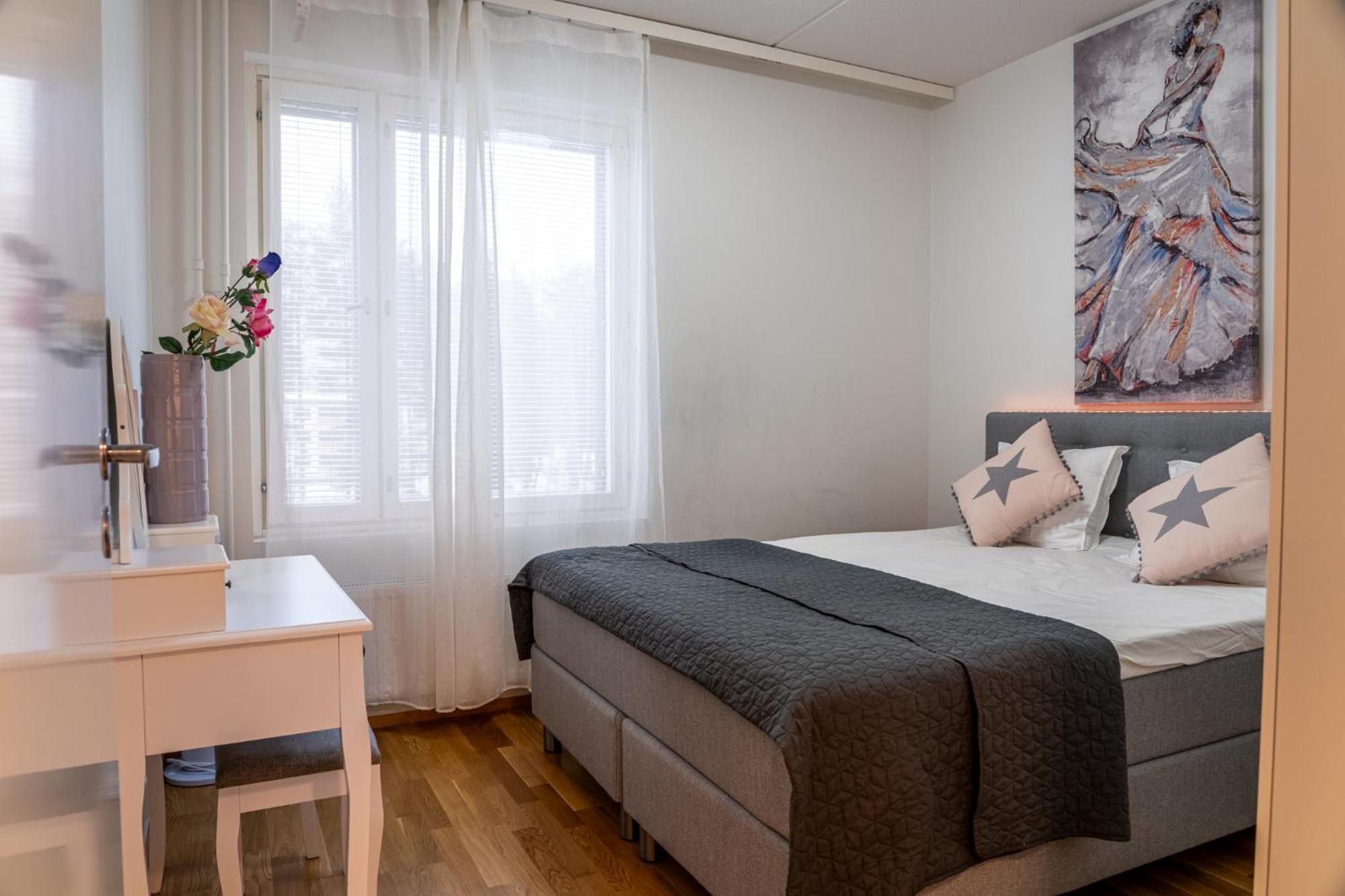 Apartamento Kaksio Helsingissae Hyvien Kulkuyhteyksien Varrella Helsinki Exterior foto