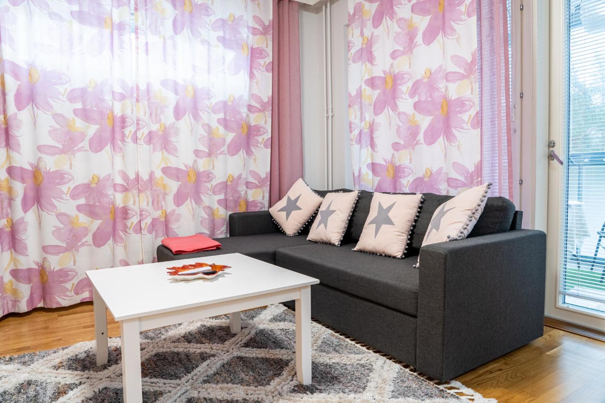 Apartamento Kaksio Helsingissae Hyvien Kulkuyhteyksien Varrella Helsinki Exterior foto