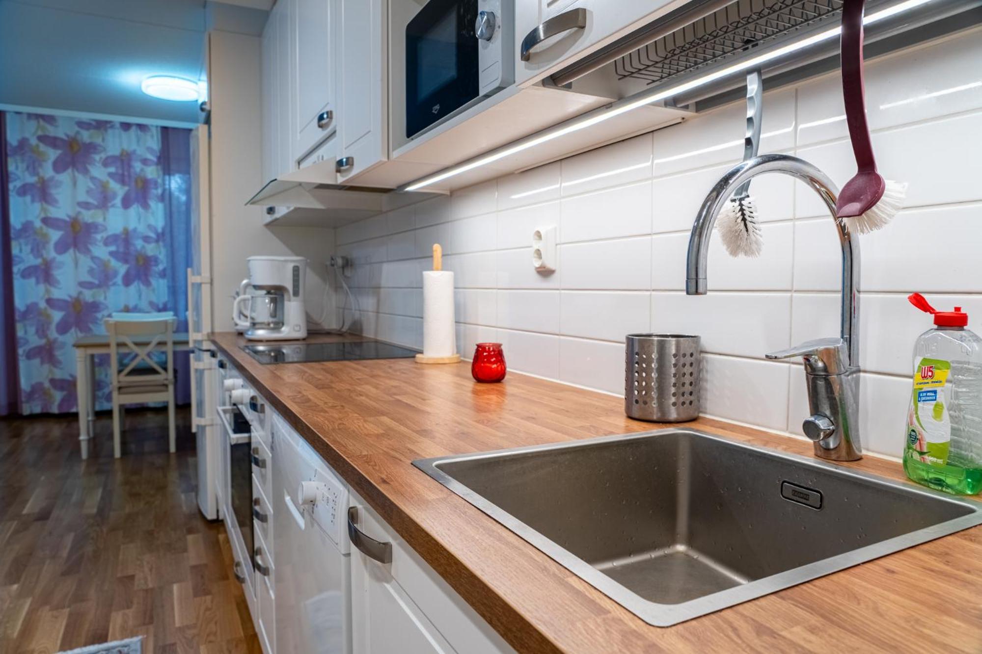 Apartamento Kaksio Helsingissae Hyvien Kulkuyhteyksien Varrella Helsinki Exterior foto